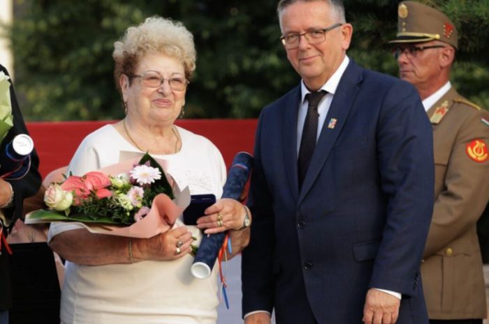 Tata Városáért kitüntetés ezüst fokozatában részesült Ködmönné Janka Erzsébet