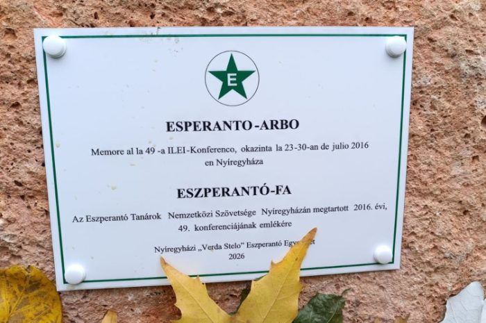 Emlékkő és emlékfa állítás Nyíregyházán